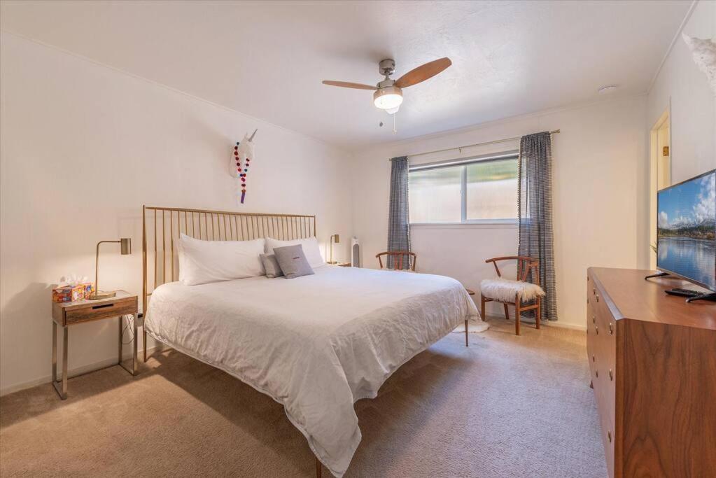 Lake Views, Pet-Friendly Cabin With Hot-Tub In King'S Beach Kings Beach Exterior foto